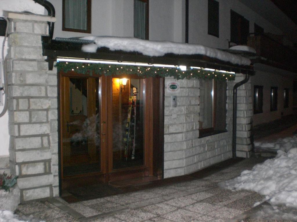 Hotel Villa Ines ボルカ・ディ・カドーレ エクステリア 写真